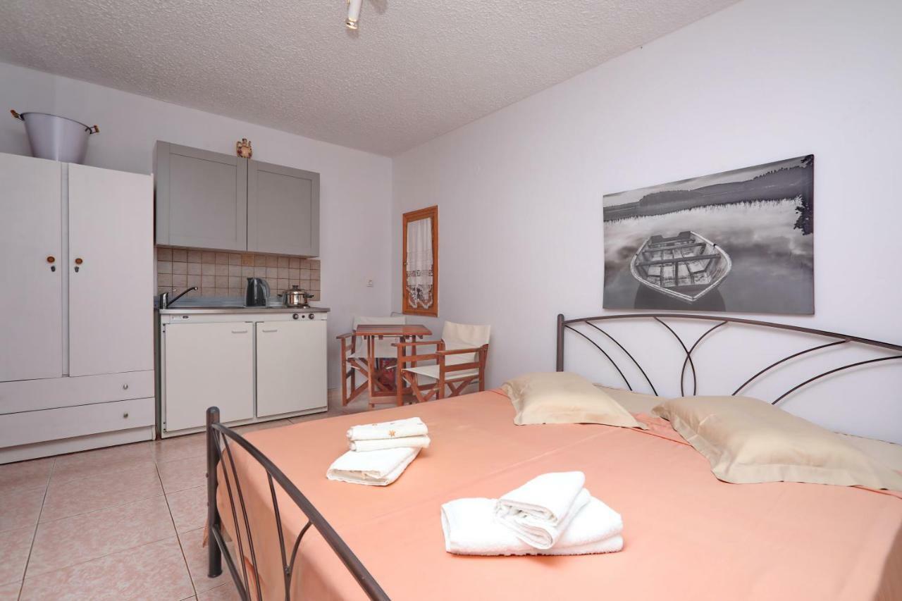 Marlitsis Apartments & Studios Скопелос Экстерьер фото