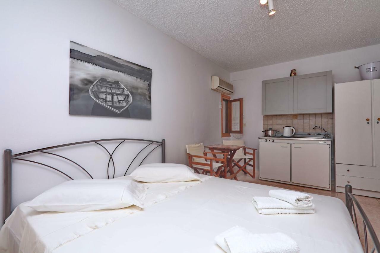 Marlitsis Apartments & Studios Скопелос Экстерьер фото