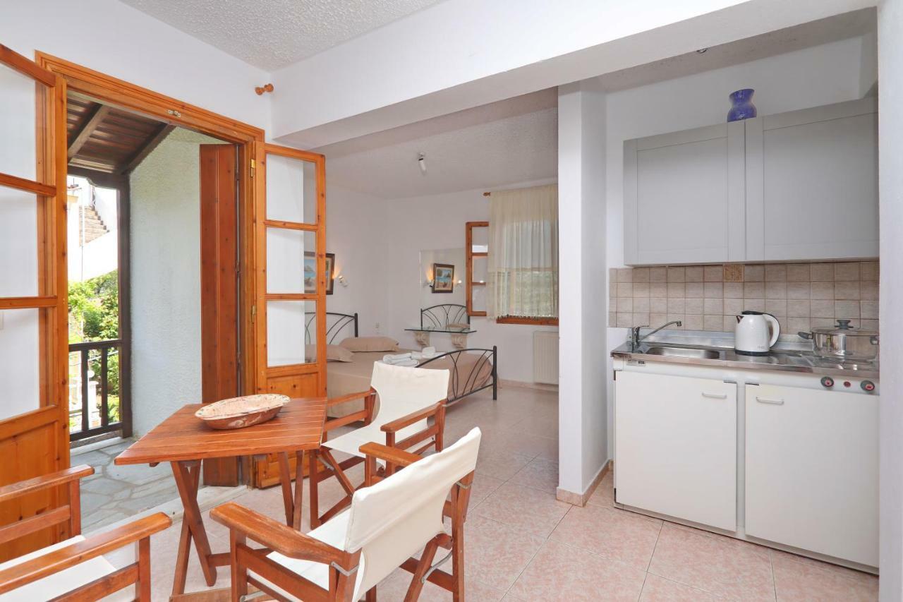 Marlitsis Apartments & Studios Скопелос Экстерьер фото